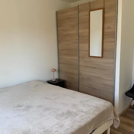 Appartamento House With A Garden In Saintes